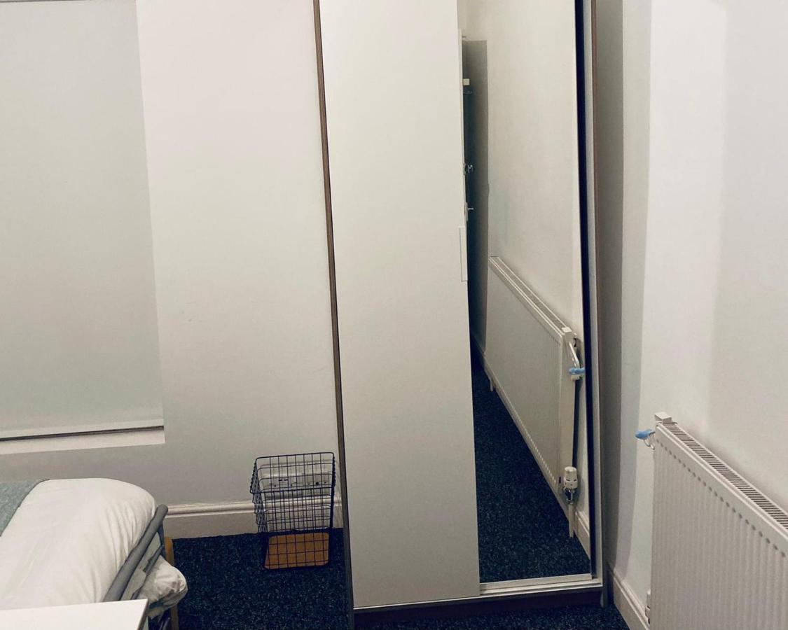Large 4 Bedroom Home - Coventry City Centre Εξωτερικό φωτογραφία