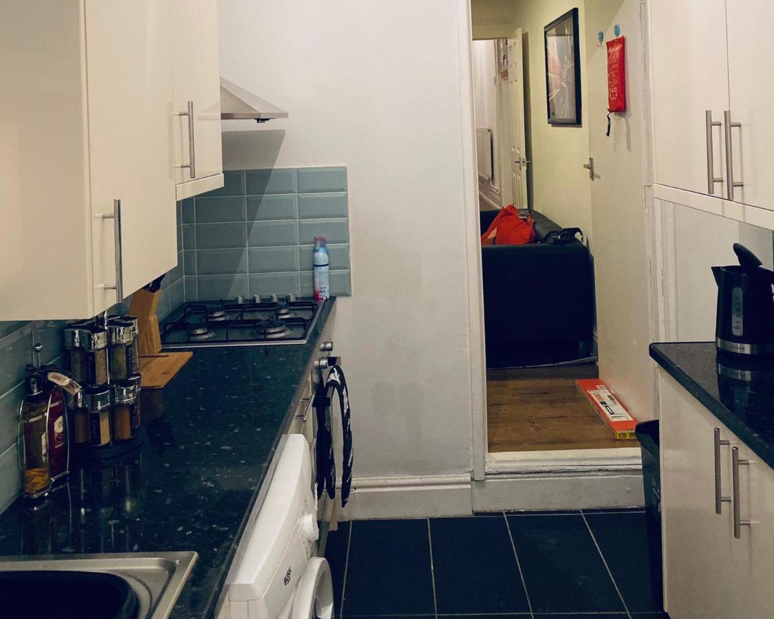 Large 4 Bedroom Home - Coventry City Centre Εξωτερικό φωτογραφία