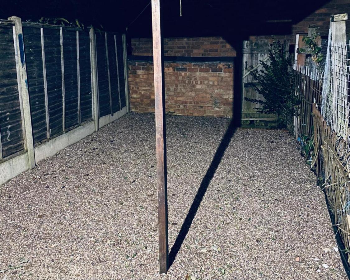 Large 4 Bedroom Home - Coventry City Centre Εξωτερικό φωτογραφία